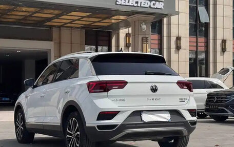 Volkswagen T-Roc I, 2022 год, 2 068 810 рублей, 3 фотография