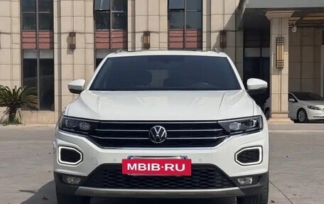 Volkswagen T-Roc I, 2022 год, 2 068 810 рублей, 2 фотография