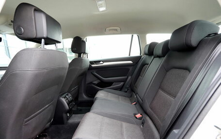 Volkswagen Passat B8 рестайлинг, 2017 год, 1 585 000 рублей, 13 фотография