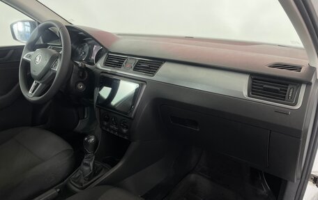 Skoda Rapid I, 2015 год, 961 000 рублей, 12 фотография