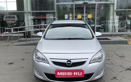 Opel Astra J, 2010 год, 660 000 рублей, 2 фотография