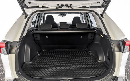 Toyota RAV4, 2021 год, 3 800 000 рублей, 10 фотография
