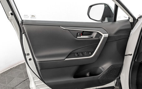 Toyota RAV4, 2021 год, 3 800 000 рублей, 19 фотография