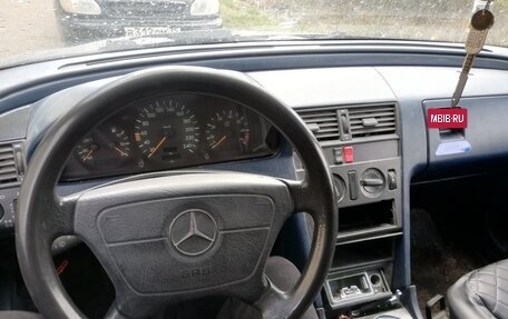 Mercedes-Benz C-Класс, 1993 год, 275 000 рублей, 5 фотография