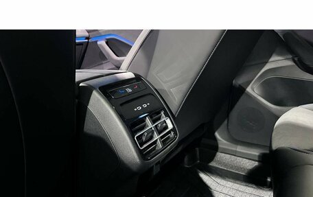 Volkswagen Tiguan, 2024 год, 5 200 000 рублей, 12 фотография