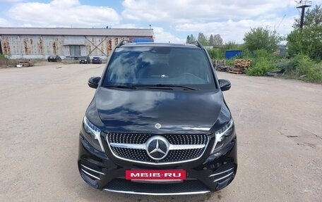 Mercedes-Benz V-Класс, 2022 год, 12 000 000 рублей, 2 фотография