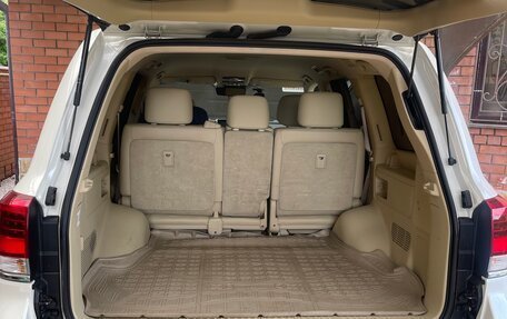 Toyota Land Cruiser 200, 2016 год, 6 100 000 рублей, 8 фотография