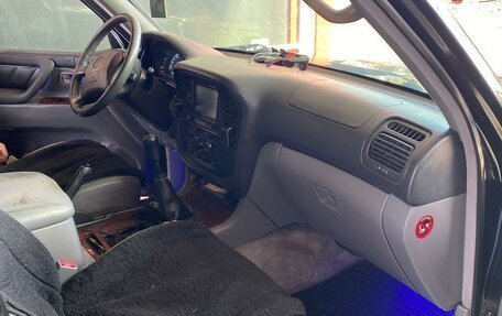 Toyota Land Cruiser 100 рестайлинг 2, 2001 год, 2 099 990 рублей, 23 фотография