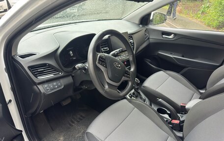 Hyundai Solaris II рестайлинг, 2021 год, 1 577 000 рублей, 5 фотография