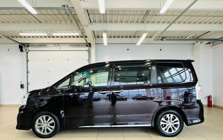 Toyota Voxy II, 2012 год, 1 799 000 рублей, 3 фотография