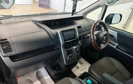 Toyota Voxy II, 2012 год, 1 799 000 рублей, 13 фотография