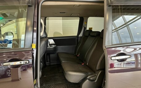 Toyota Voxy II, 2012 год, 1 799 000 рублей, 17 фотография