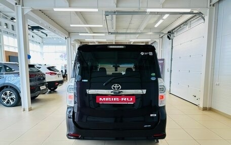Toyota Voxy II, 2012 год, 1 799 000 рублей, 5 фотография