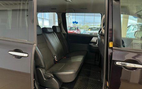 Toyota Voxy II, 2012 год, 1 799 000 рублей, 18 фотография