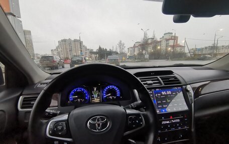 Toyota Camry, 2017 год, 1 920 000 рублей, 10 фотография