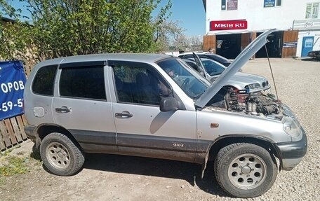 Chevrolet Niva I рестайлинг, 2003 год, 290 000 рублей, 1 фотография