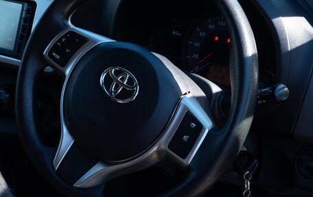 Toyota Vitz, 2016 год, 950 000 рублей, 2 фотография
