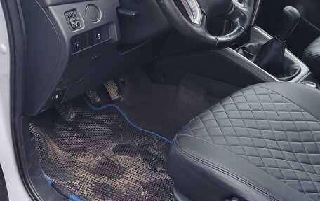 Mitsubishi L200 IV рестайлинг, 2019 год, 2 400 000 рублей, 11 фотография