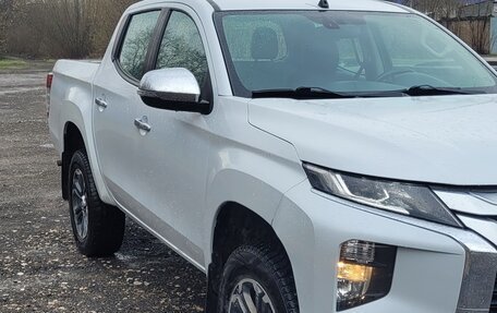 Mitsubishi L200 IV рестайлинг, 2019 год, 2 400 000 рублей, 3 фотография