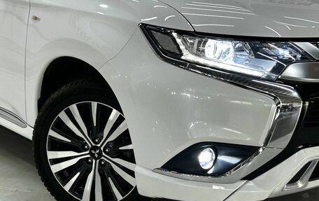 Mitsubishi Outlander III рестайлинг 3, 2022 год, 2 470 000 рублей, 11 фотография