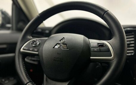 Mitsubishi Outlander III рестайлинг 3, 2022 год, 2 470 000 рублей, 19 фотография
