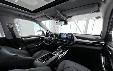 Toyota Highlander, 2024 год, 6 050 000 рублей, 11 фотография