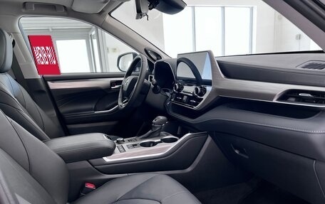 Toyota Highlander, 2024 год, 6 050 000 рублей, 9 фотография