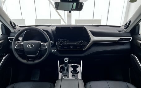Toyota Highlander, 2024 год, 6 050 000 рублей, 13 фотография