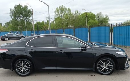 Toyota Camry, 2022 год, 3 600 000 рублей, 3 фотография