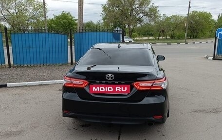 Toyota Camry, 2022 год, 3 600 000 рублей, 5 фотография
