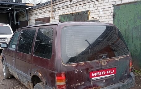 Chrysler Voyager II, 1994 год, 99 000 рублей, 3 фотография