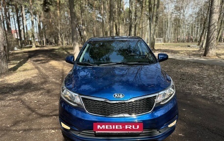 KIA Rio III рестайлинг, 2015 год, 1 050 000 рублей, 2 фотография
