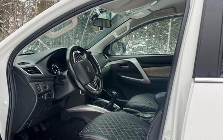 Mitsubishi Pajero Sport III рестайлинг, 2017 год, 3 980 000 рублей, 15 фотография