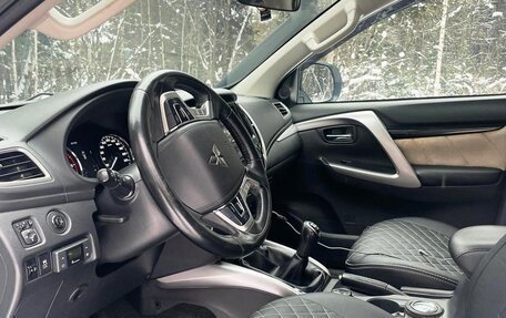 Mitsubishi Pajero Sport III рестайлинг, 2017 год, 3 980 000 рублей, 18 фотография