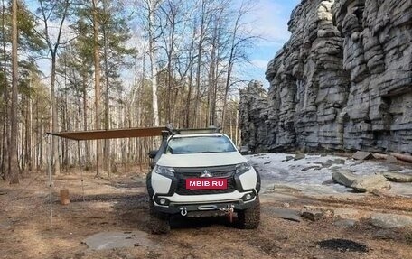 Mitsubishi Pajero Sport III рестайлинг, 2017 год, 3 980 000 рублей, 8 фотография
