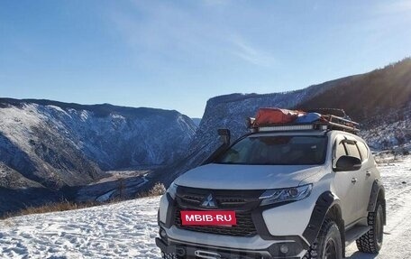 Mitsubishi Pajero Sport III рестайлинг, 2017 год, 3 980 000 рублей, 13 фотография