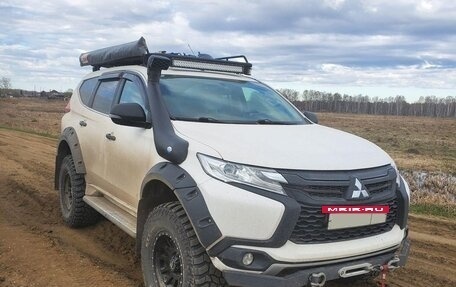 Mitsubishi Pajero Sport III рестайлинг, 2017 год, 3 980 000 рублей, 14 фотография