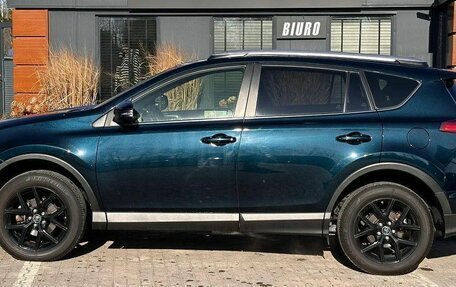 Toyota RAV4, 2018 год, 1 950 000 рублей, 3 фотография