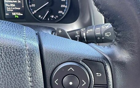 Toyota RAV4, 2018 год, 1 950 000 рублей, 7 фотография