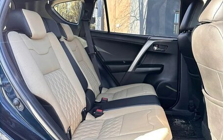 Toyota RAV4, 2018 год, 1 950 000 рублей, 12 фотография