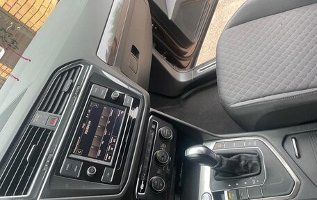 Volkswagen Tiguan II, 2018 год, 2 150 000 рублей, 5 фотография
