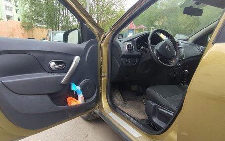 Renault Sandero II рестайлинг, 2016 год, 850 000 рублей, 14 фотография