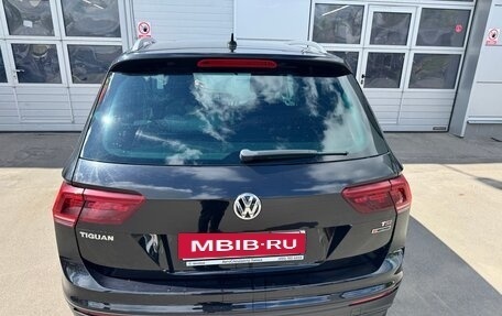 Volkswagen Tiguan II, 2017 год, 1 950 000 рублей, 2 фотография