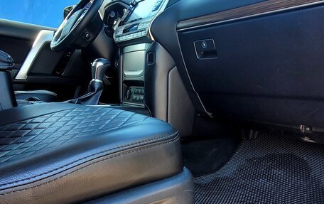 Toyota Land Cruiser Prado 150 рестайлинг 2, 2020 год, 5 400 000 рублей, 14 фотография