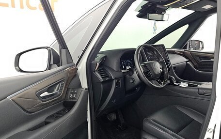 Toyota Alphard, 2023 год, 10 489 366 рублей, 11 фотография