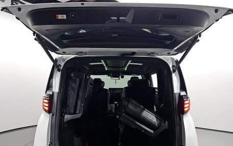 Toyota Alphard, 2023 год, 10 489 366 рублей, 21 фотография