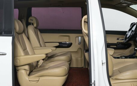 KIA Carnival III, 2018 год, 2 670 000 рублей, 13 фотография