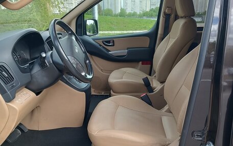 Hyundai Grand Starex Grand Starex I рестайлинг 2, 2015 год, 2 450 000 рублей, 11 фотография