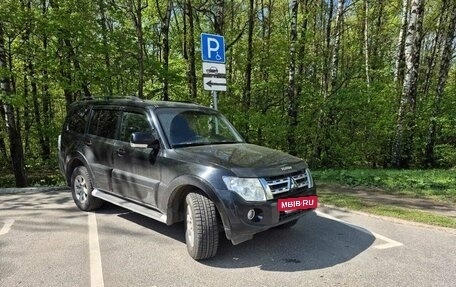 Mitsubishi Pajero IV, 2013 год, 2 050 000 рублей, 2 фотография