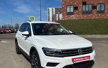 Volkswagen Tiguan II, 2018 год, 2 350 000 рублей, 2 фотография
